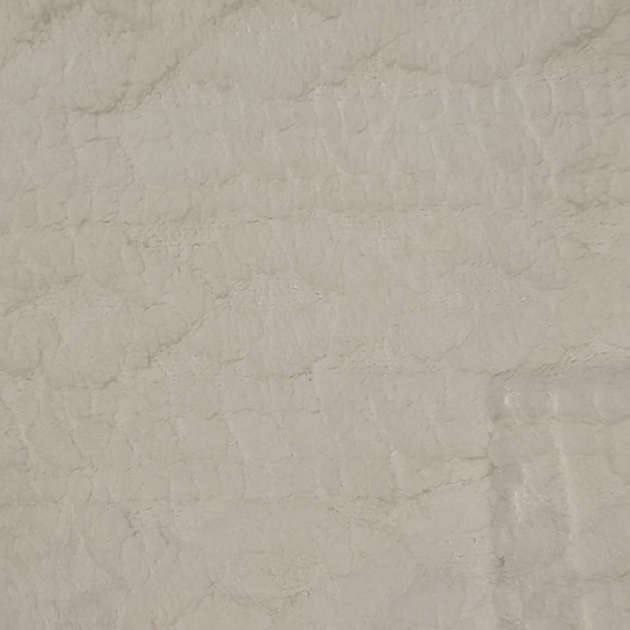 NWOT, Room Service Cozy White Robe - Picture 5 of 5